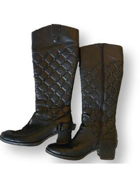 Mamzelle. Tall boots. Western feel, with zip and stacked heel. 7.5